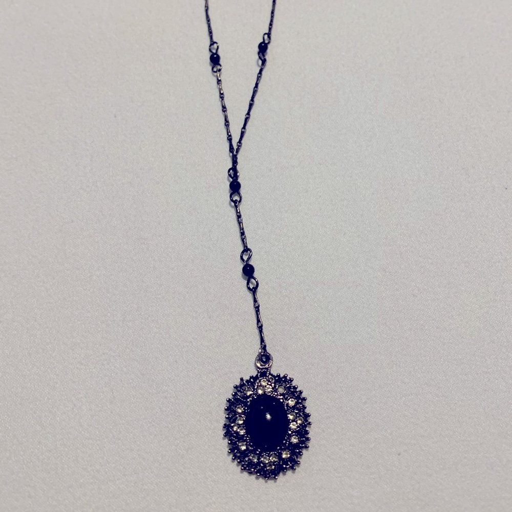 Vintage-look Y necklace with beads and rhinestones